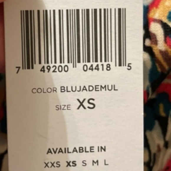 2/$20 BCBGeneration stretch knit mini skirt in multicolor abstract - Picture 6 of 8